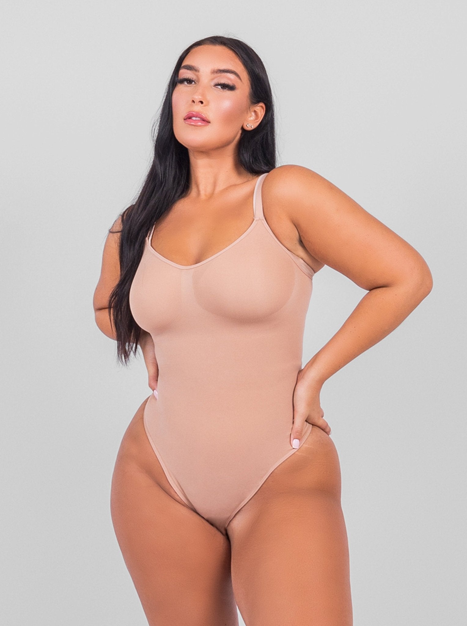 Stefanie - Smoothing Seamless Thong Shaper - Bella Fit USXS/SBrown